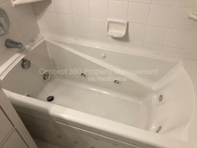 Building Photo - 20935 Conradi Ave