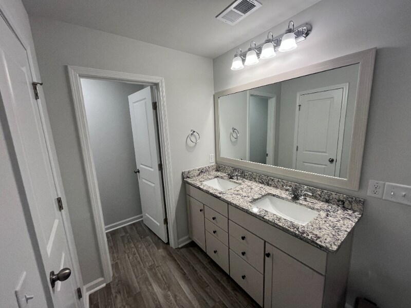 Building Photo - 3093 Grinnell St