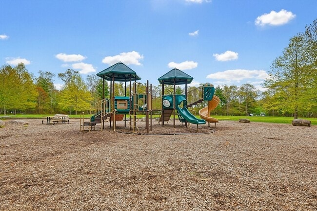 Building Photo - 35 Millbrook Dr