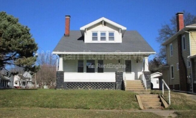 Building Photo - 159 W Locust St