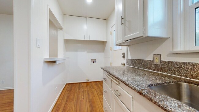 Building Photo - 9026 Reading Ave