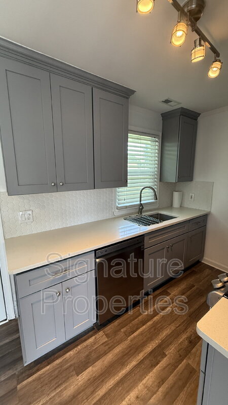 Building Photo - 908 Spaulding Dr