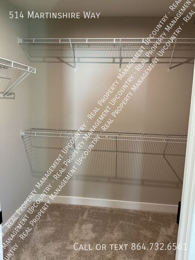 Building Photo - 514 Martinshire Way