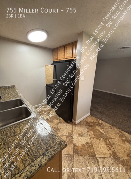 Building Photo - 755 Miller Ct