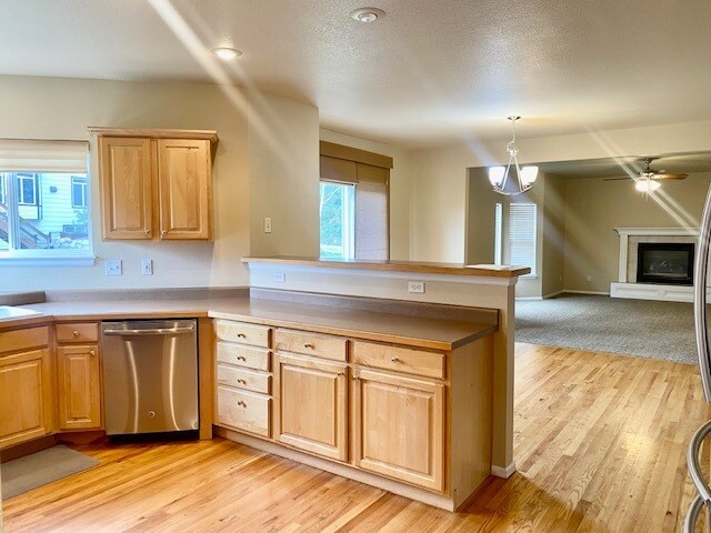 Building Photo - 1124 Meadow Oaks Dr