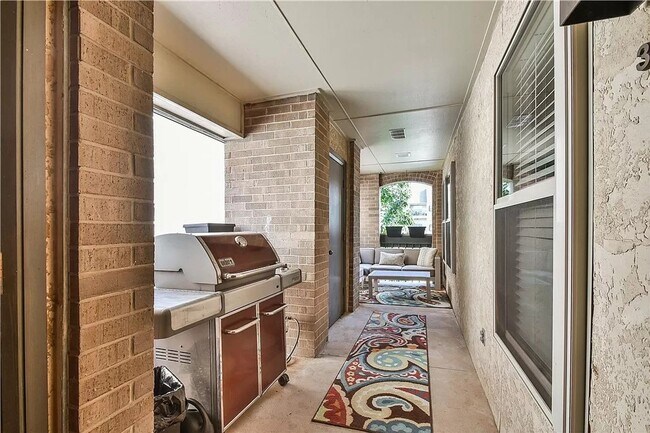 Building Photo - Urban Living in Downtown OKC - 2 Bedrooms/...
