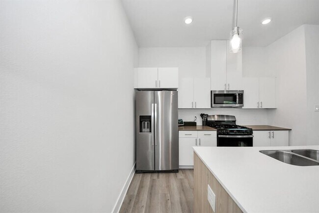 Building Photo - 9654 Habitat St