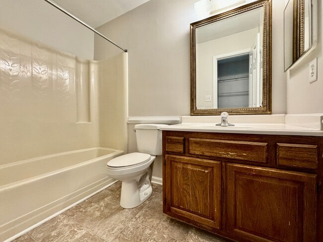 Building Photo - All Brick, End Unit Townhome in Kempsville...