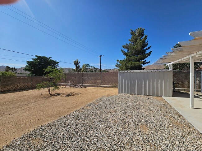 Building Photo - 2 Bedroom 2 Bathroom fully electric house ...