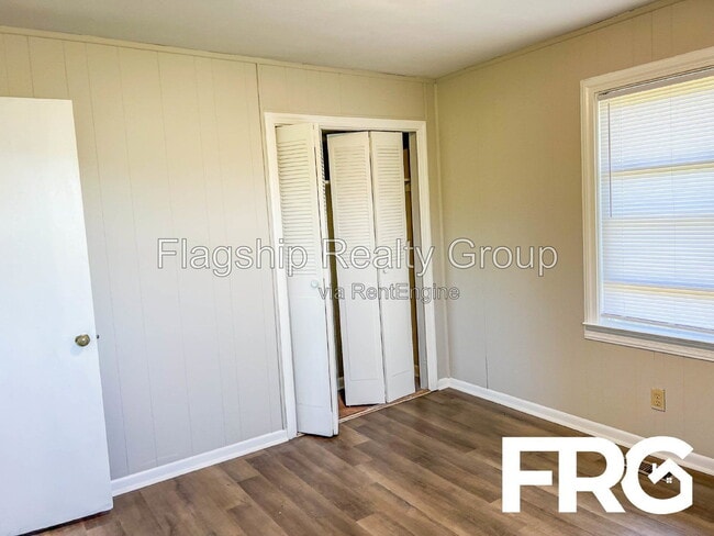 Building Photo - 231 Bunche Dr