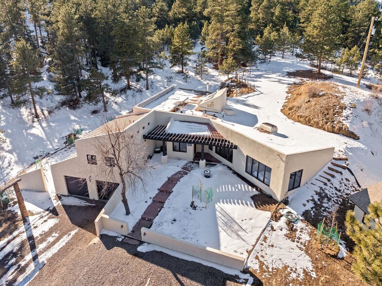 Building Photo - 1053 Red Moon Rd