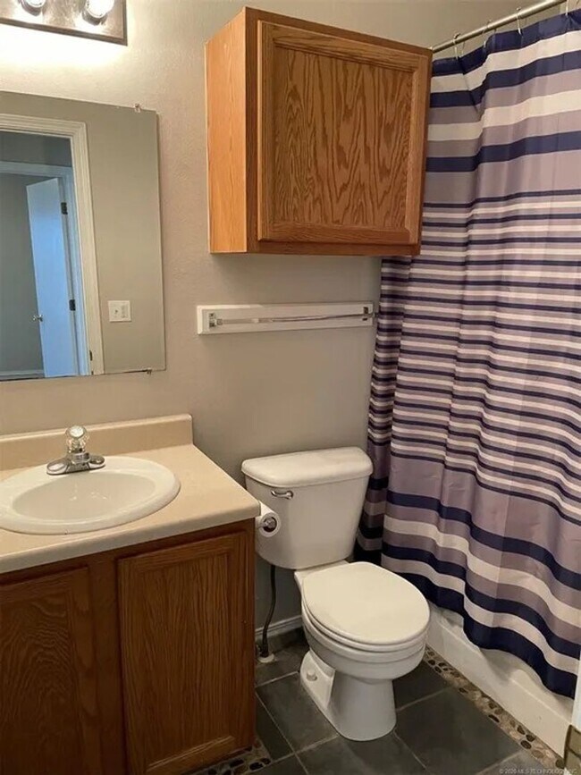 Building Photo - Available 8/1 - Charming Owasso Home in Quiet Cul-De-Sac