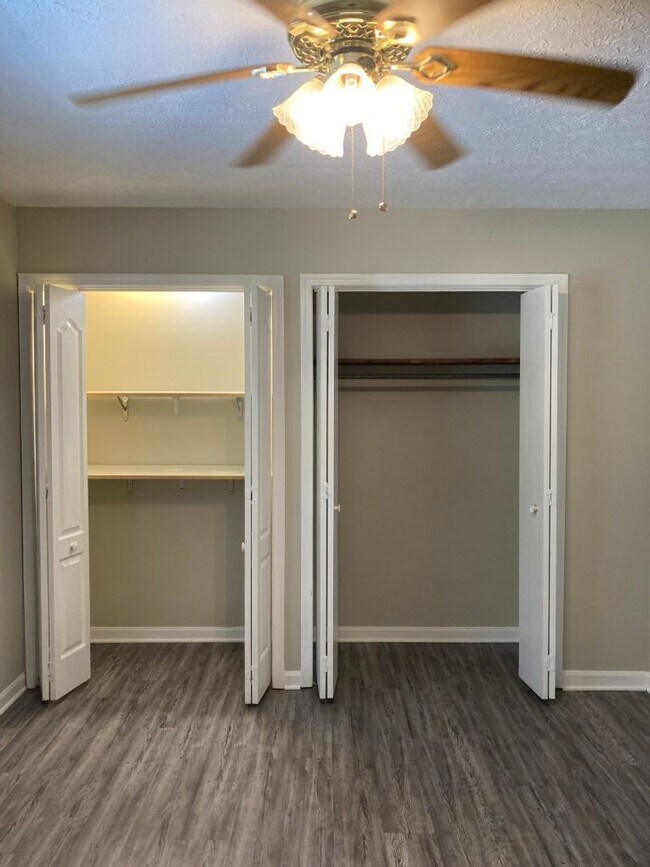 Building Photo - 4731 Cascade Dr