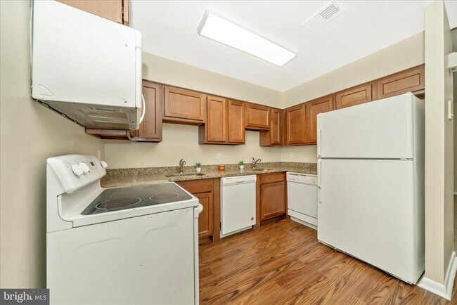 Building Photo - 6711 Park Heights Ave