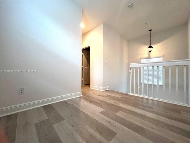 Building Photo - 1423 SW 147th Ave