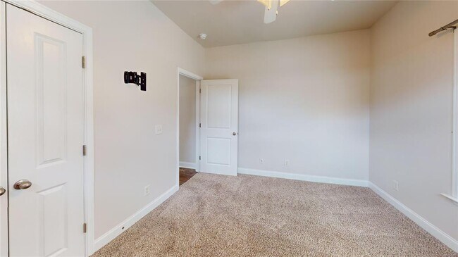 Building Photo - 414 Runway Dr