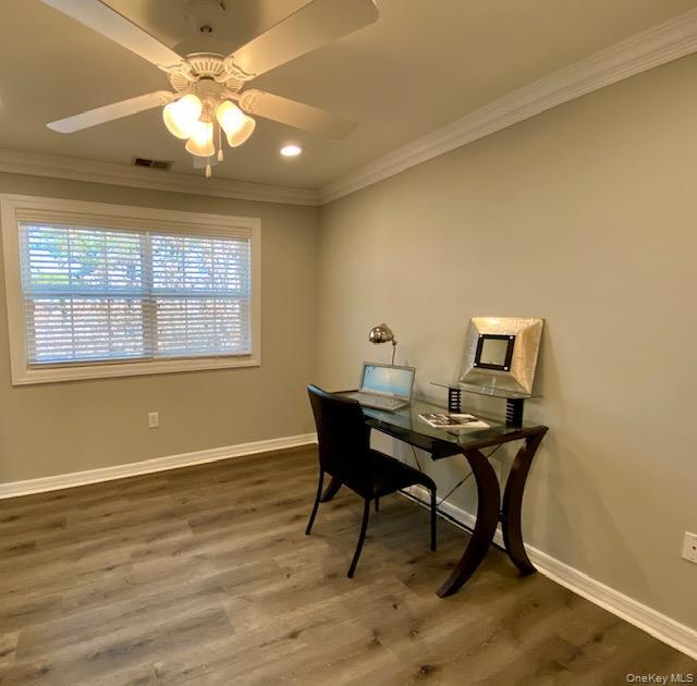 Building Photo - 320 Adams Way