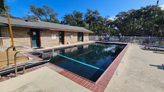 Building Photo - 1202 Mesquite St