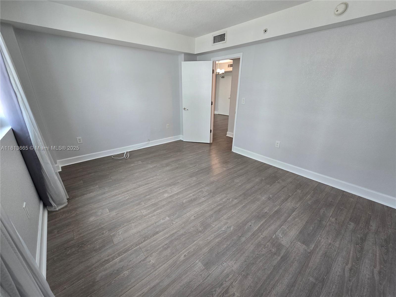 Building Photo - 7501 E Treasure Dr