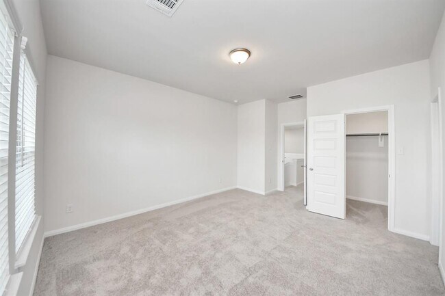 Building Photo - 8006 Cypress Poplar Ct