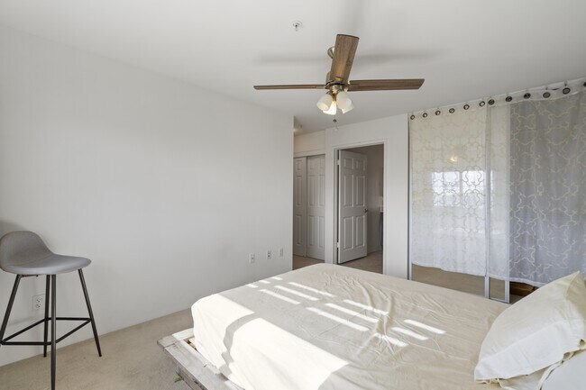 Building Photo - 51 Kihalani St