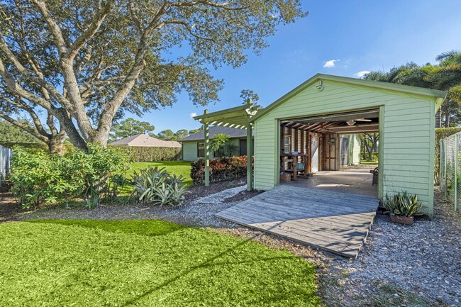 Building Photo - 11989 Persimmon Blvd