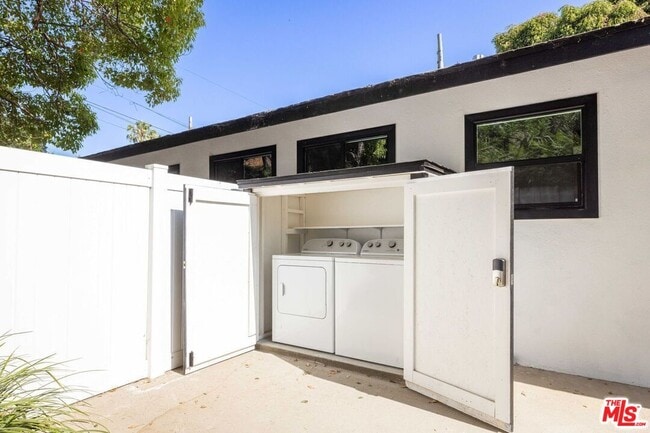 Building Photo - 1942 Chickasaw Ave