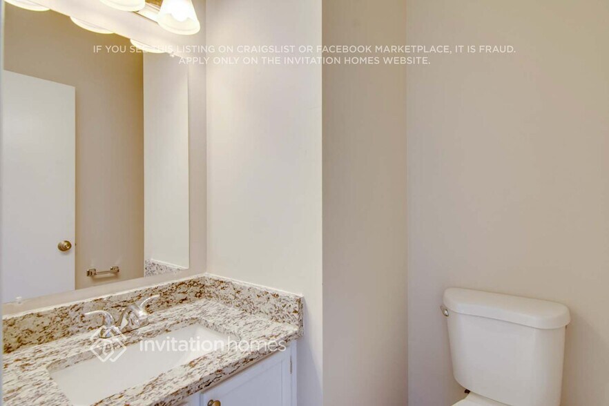 Building Photo - 3004 Riverbrooke Dr