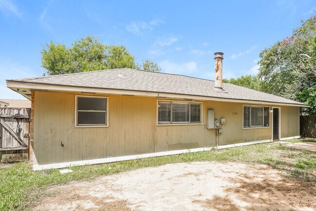 Building Photo - 8403 Quail Burg Ln