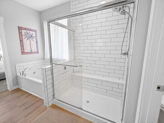Building Photo - Fully Furnished Luxury 3-Bed, 2-Bath Home ...