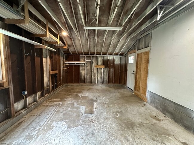 Building Photo - 2685 Haus Blvd