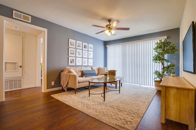 Building Photo - 3BD/2BA Apartment with Laundry In-Unit, Appliances, Tandem Parking & More | 1MO. Free OAC