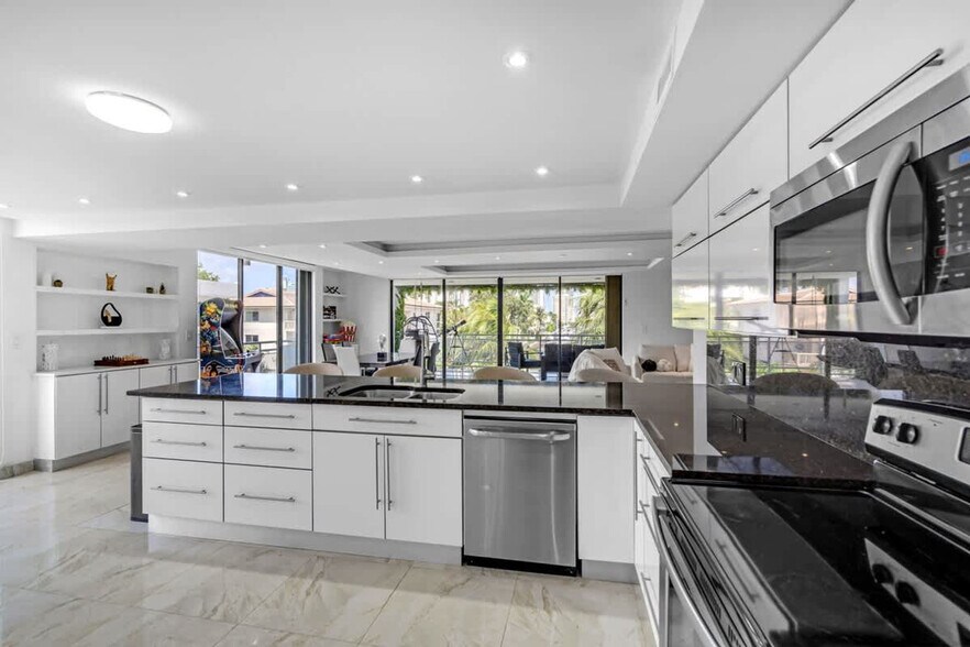 Building Photo - 468 Golden Isles Dr