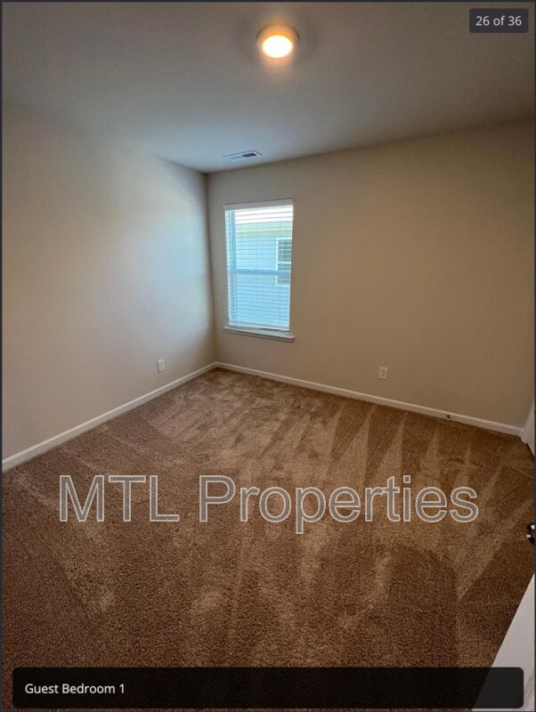 Building Photo - 2011 Weddington Pointe Dr