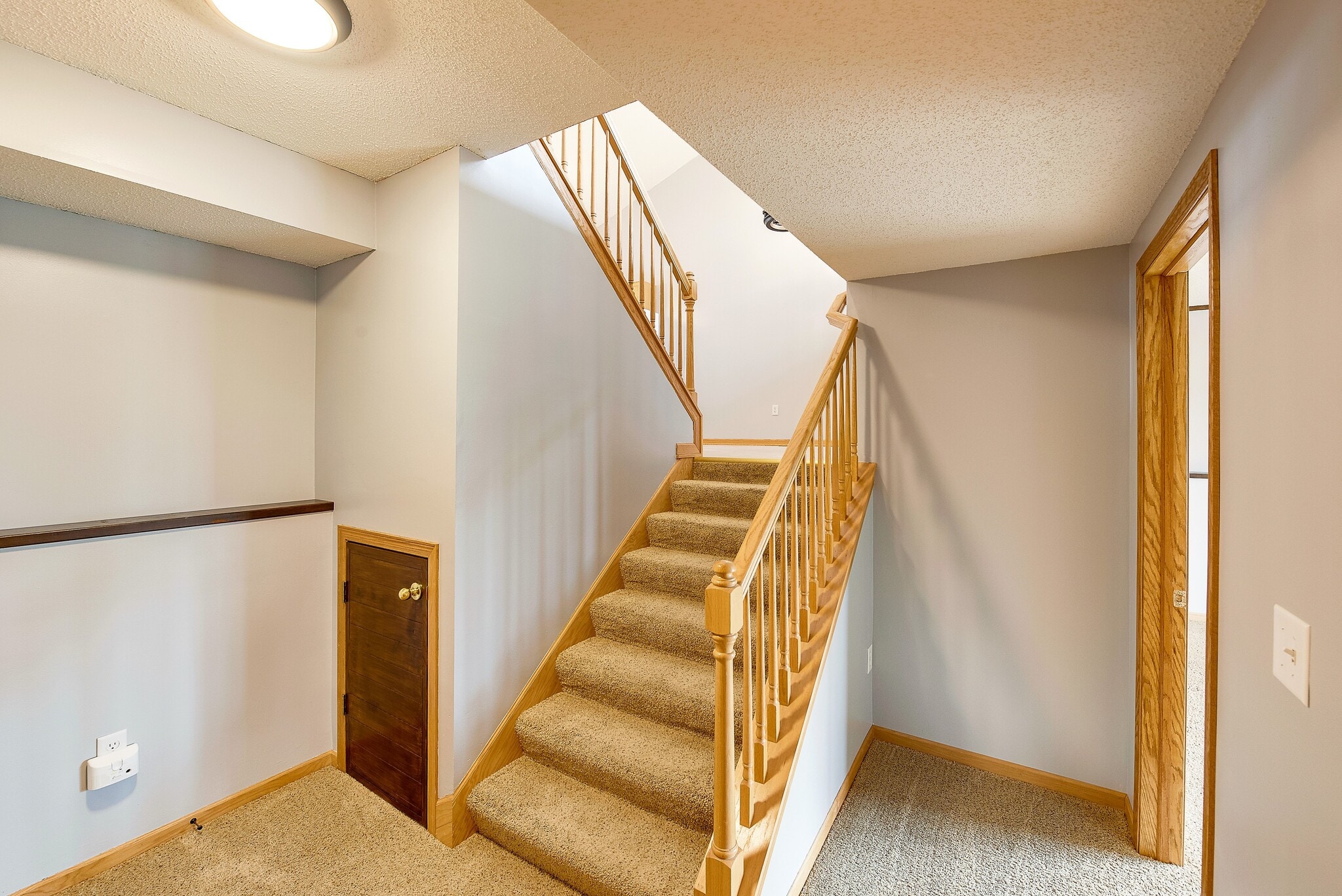 Building Photo - 1728 Ponderosa Ln
