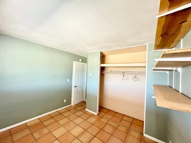 Building Photo - Come soon! 2 Bedroom home