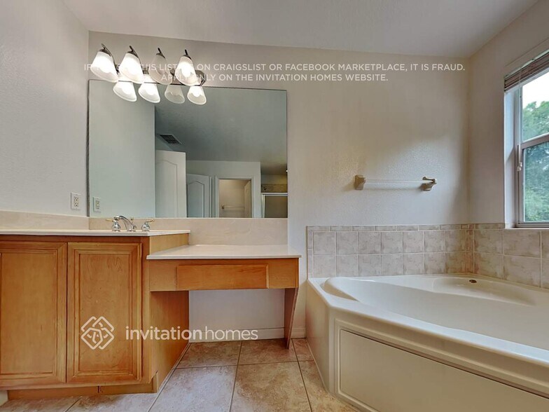 Building Photo - 9343 Mandrake Ct