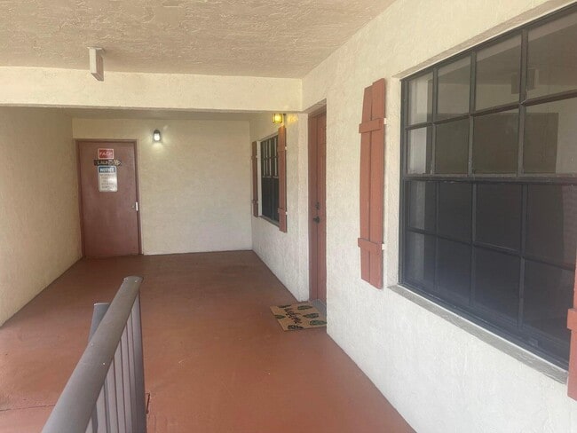 Building Photo - 4237 Oak Terrace Dr