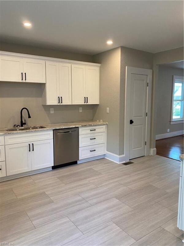 Building Photo - 316 Roselynn Ln