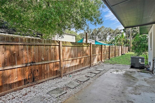 Building Photo - 779 12th Ave N