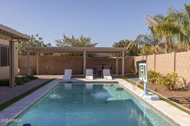 Building Photo - 20194 E Raven Dr