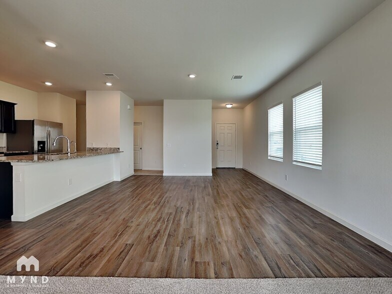 Building Photo - 1056 Banyon Tree Ln