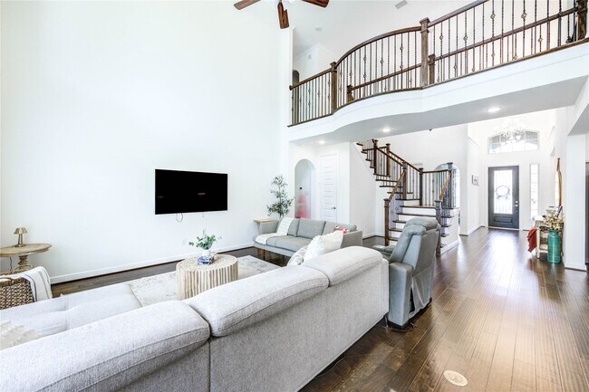 Building Photo - 4055 Woodland Meadow Dr