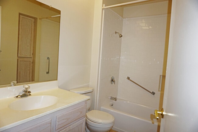 Building Photo - 78359 Moongold Rd