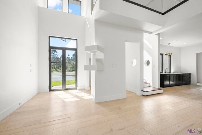 Building Photo - 9825 Fawn Vw Dr