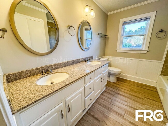 Building Photo - 113 Belmont Dr