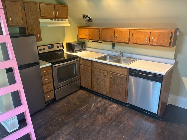 Building Photo - 1454