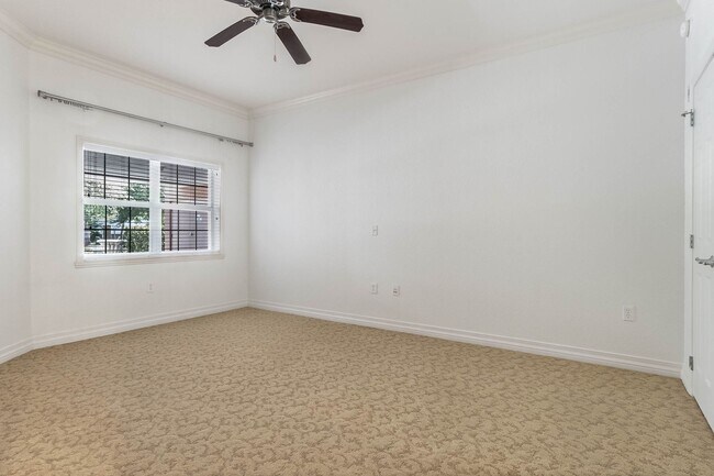 Building Photo - 1102 Sunset View Cir