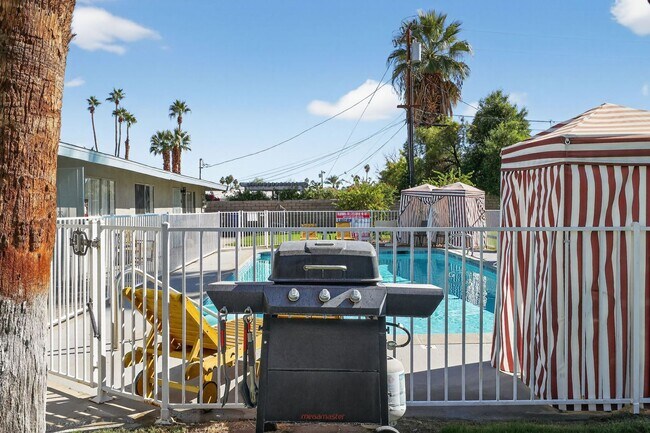 Building Photo - 44440 Acacia Dr