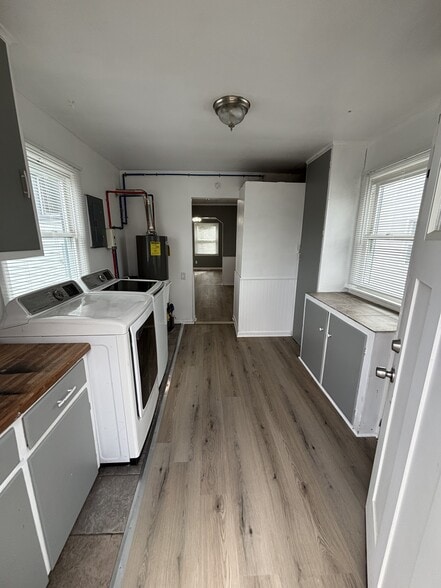 Building Photo - 19029 Victor St